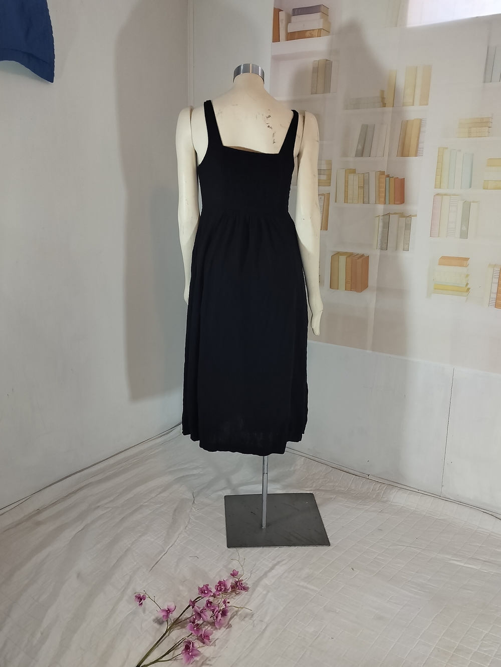 Old Navy Black Dress - Picture 3 of 4